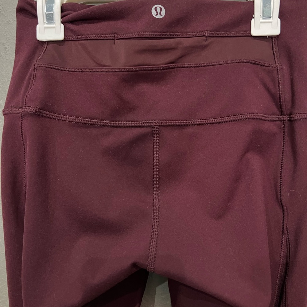 Lululemon high rise leggings with mesh size 6